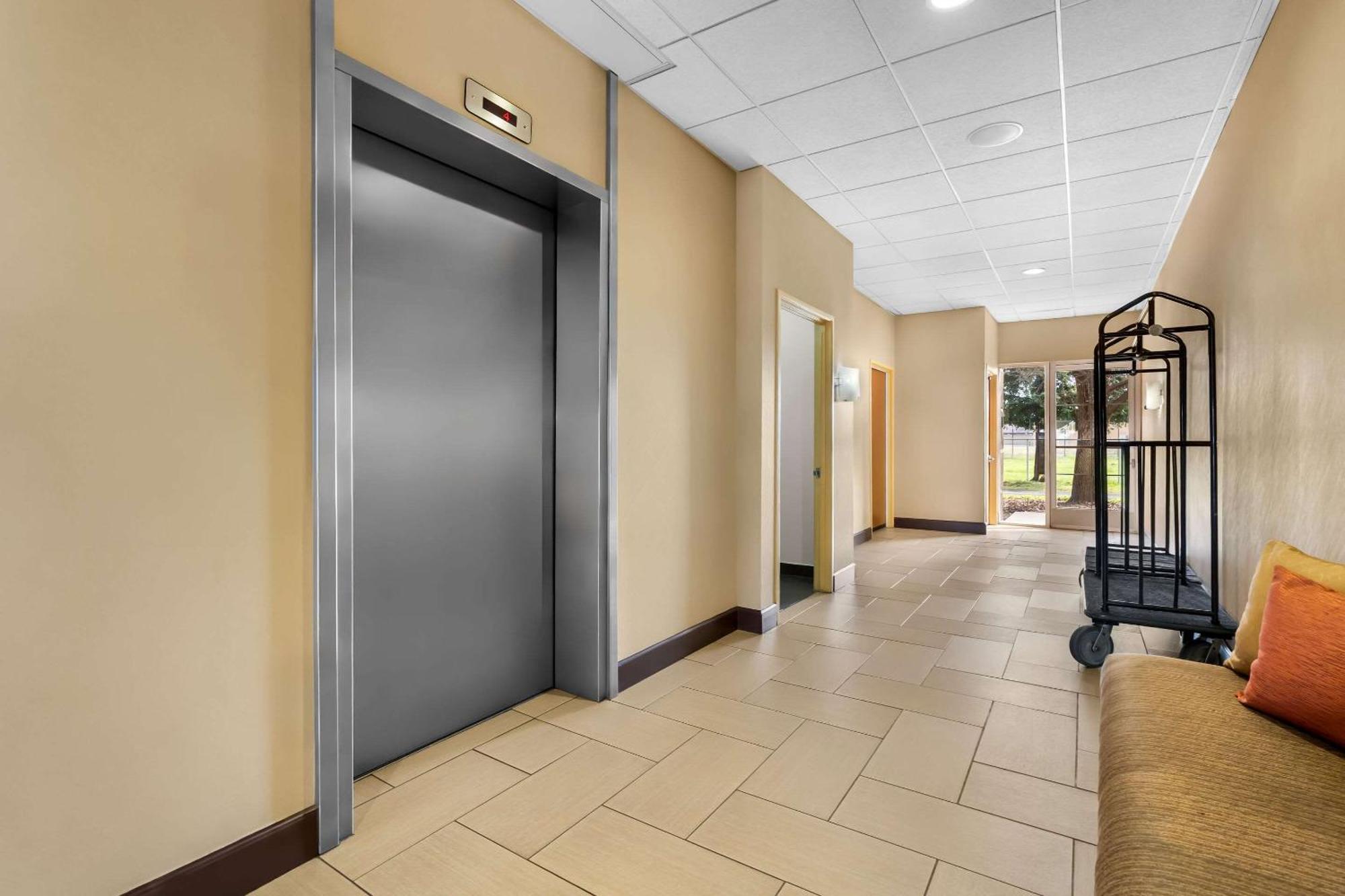 Comfort Suites Clovis Kültér fotó